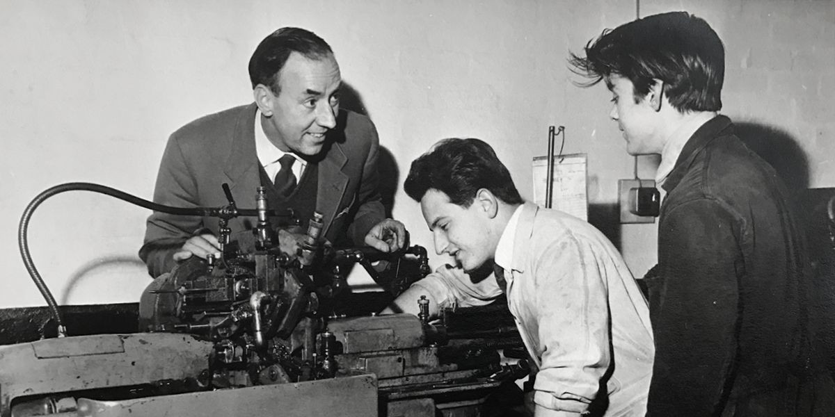 APT Leicester factory photo archive of a sliding head lathe from 1955